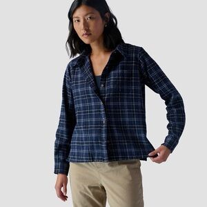 Backcountry Women's Small Range Long-Sleeve Plaid Shirt Navy Plaid Crop Collared